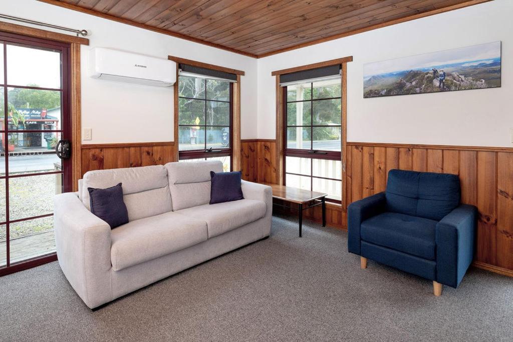 Kitty'S Cottages - Managed By Big4 Strahan Holiday Retreat 外观 照片