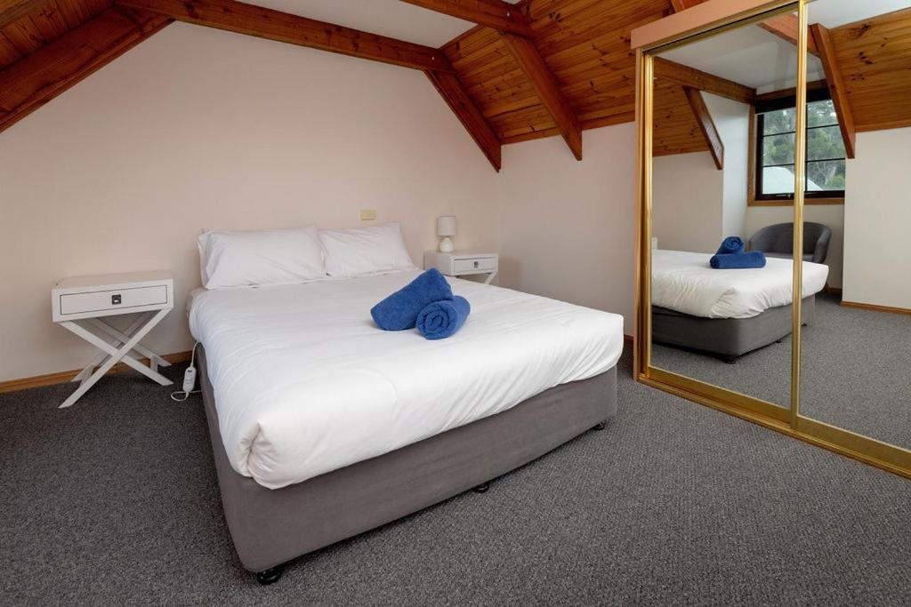 Kitty'S Cottages - Managed By Big4 Strahan Holiday Retreat 外观 照片